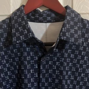 Lululemon Airing Easy Short Sleeve Shirt Buttondown. No size found.